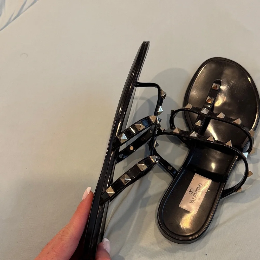 Valentino Garavani Rockstud T-Strap Flat Slide Sandals